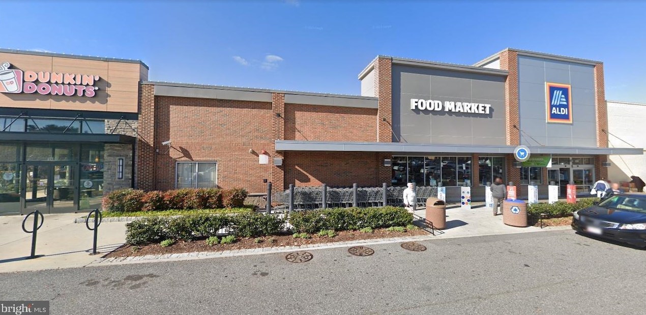 884 Quince Orchard Blvd, Gaithersburg MD  20878-1709 exterior