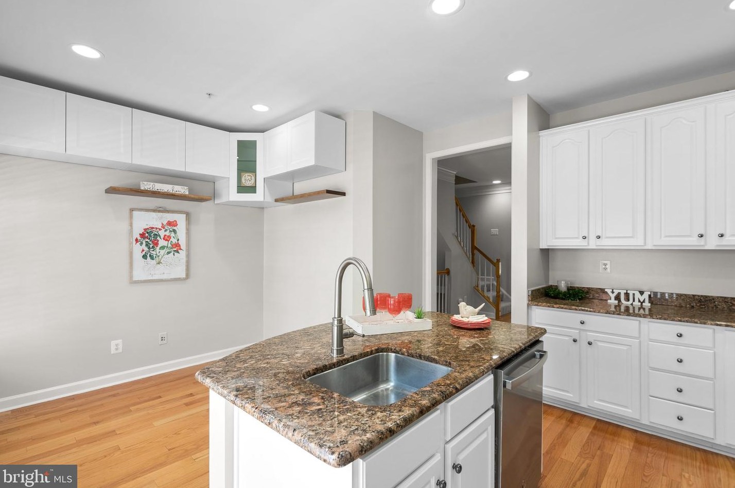 518 Fallsgrove Dr, Rockville MD 20850-7750 exterior