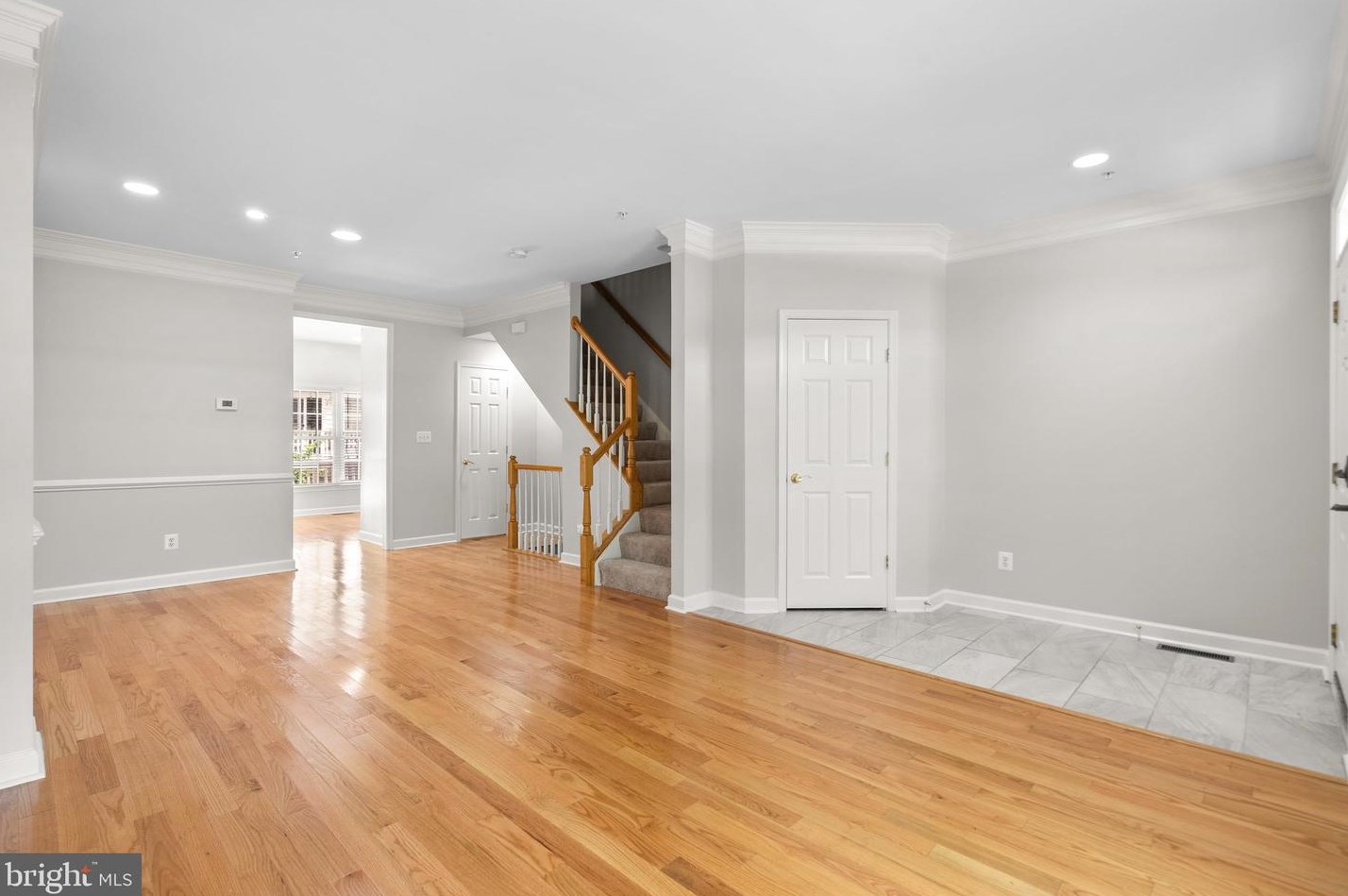 518 Fallsgrove Dr, Rockville MD 20850-7750 exterior