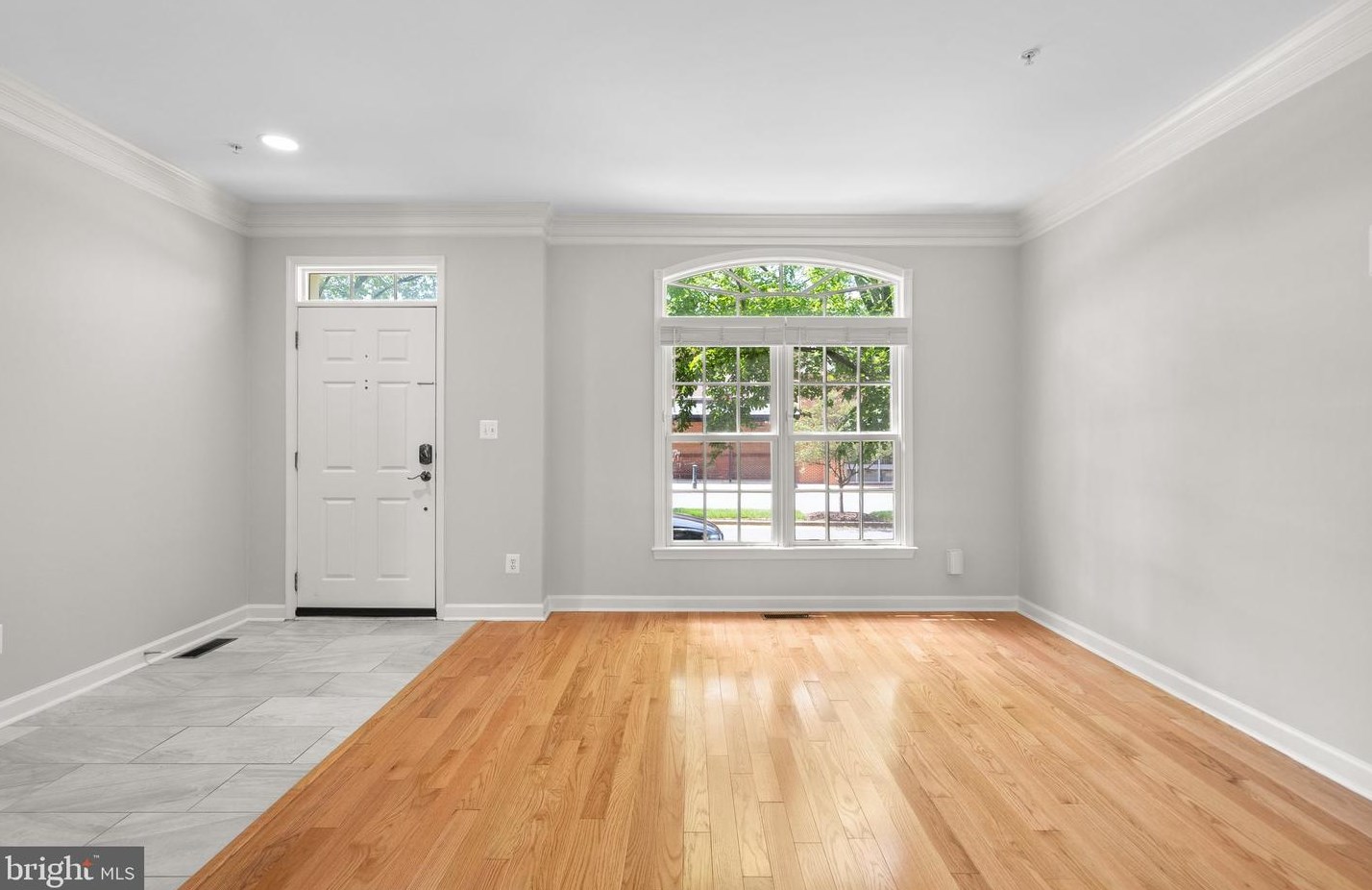 518 Fallsgrove Dr, Rockville MD 20850-7750 exterior