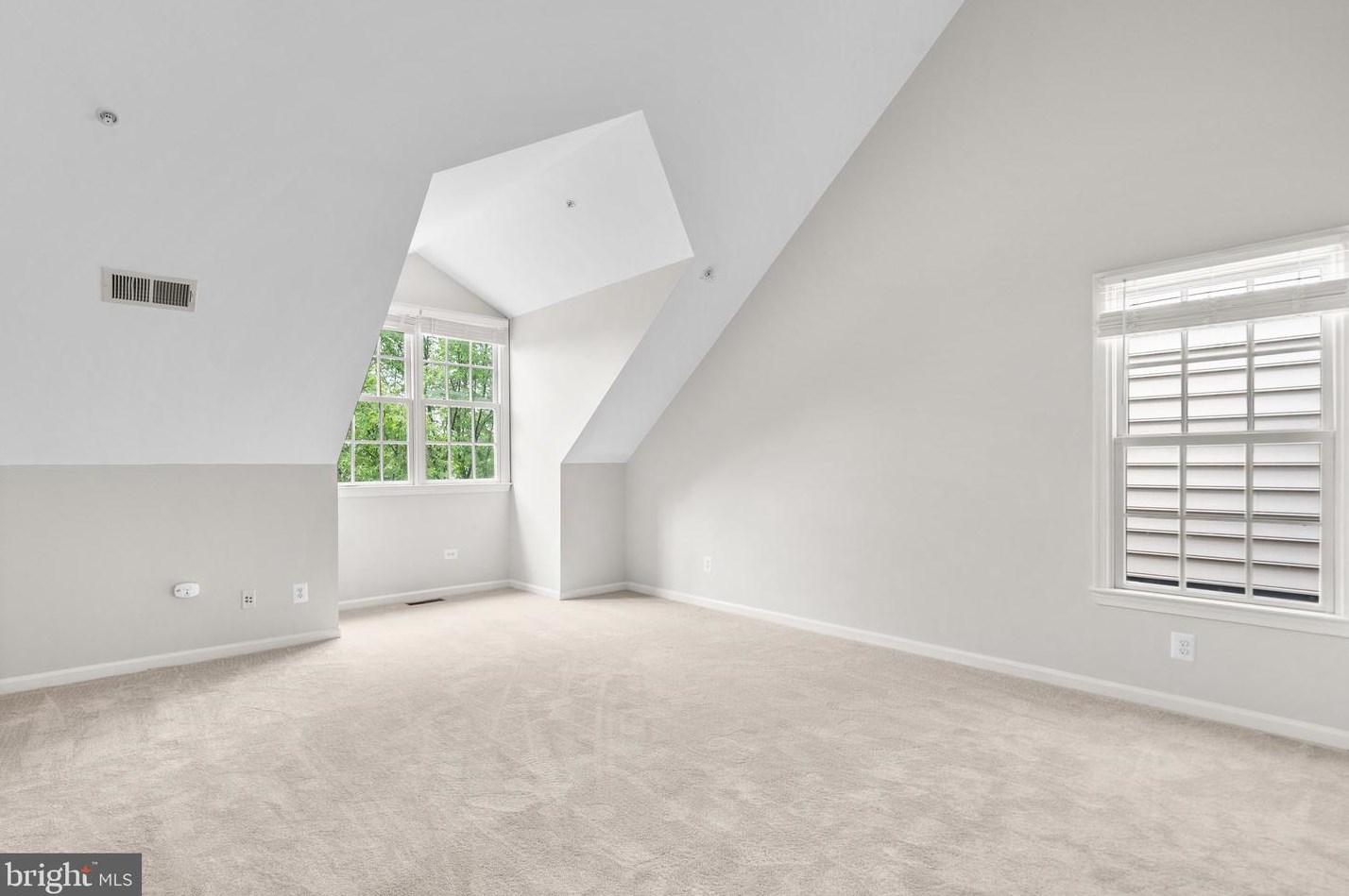 518 Fallsgrove Dr, Rockville MD 20850-7750 exterior