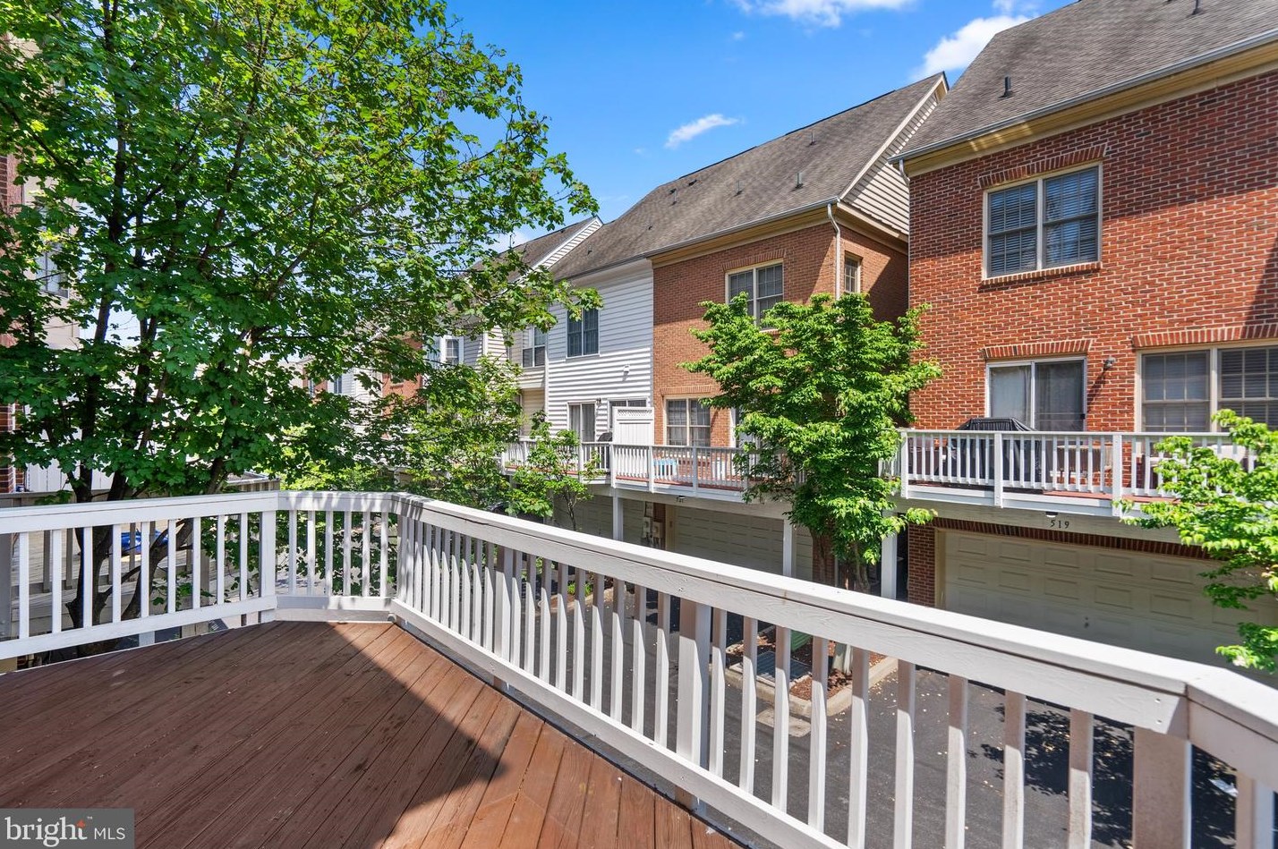 518 Fallsgrove Dr, Rockville MD 20850-7750 exterior