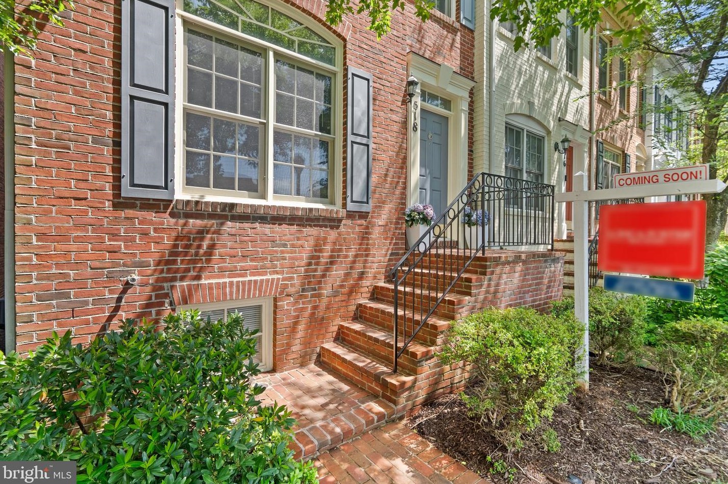 518 Fallsgrove Dr, Rockville MD 20850-7750 exterior