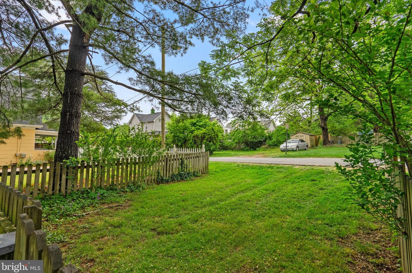 720 Easley St, Silver Spring MD 20910-4587 exterior