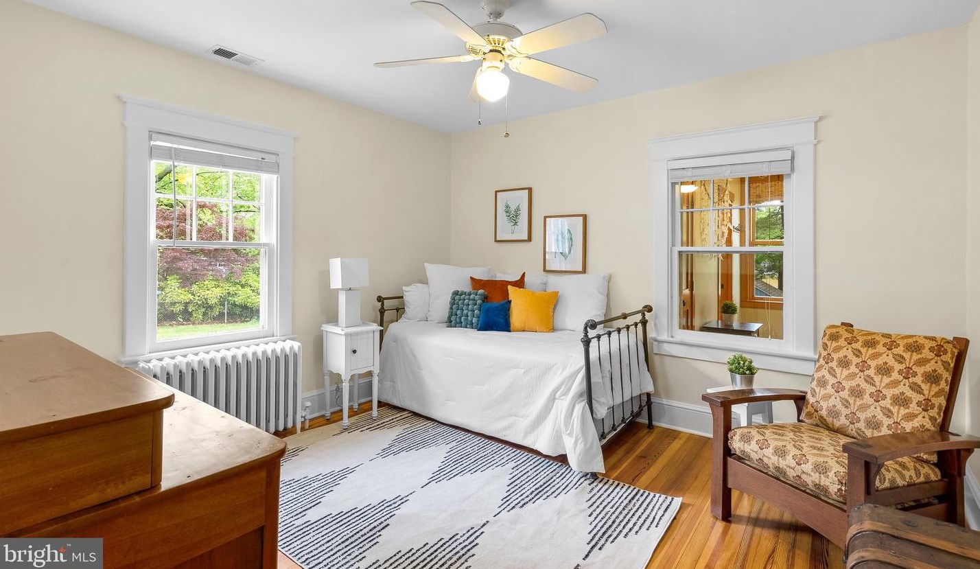 720 Easley St, Silver Spring MD 20910-4587 exterior