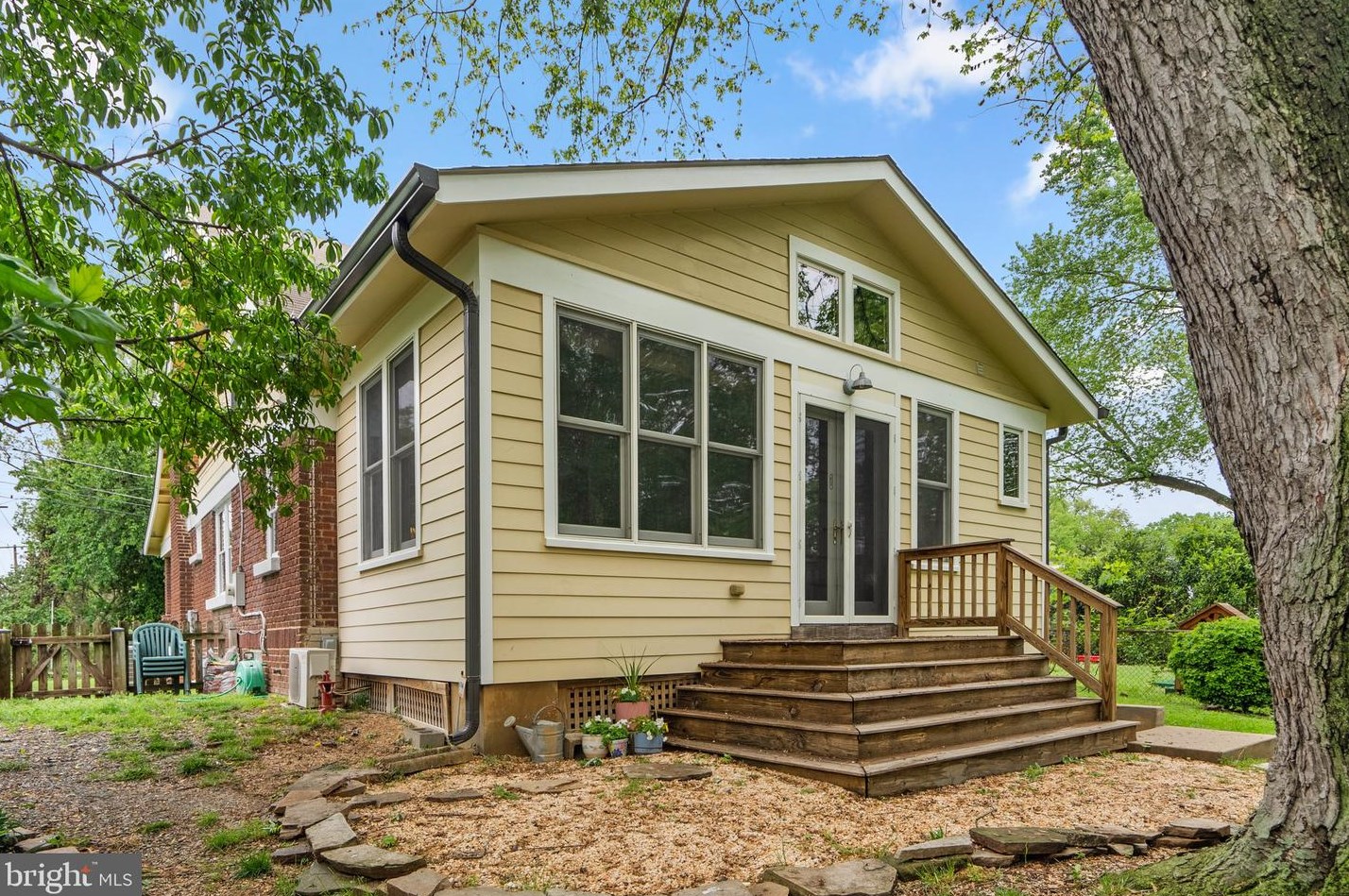 720 Easley St, Silver Spring MD 20910-4587 exterior