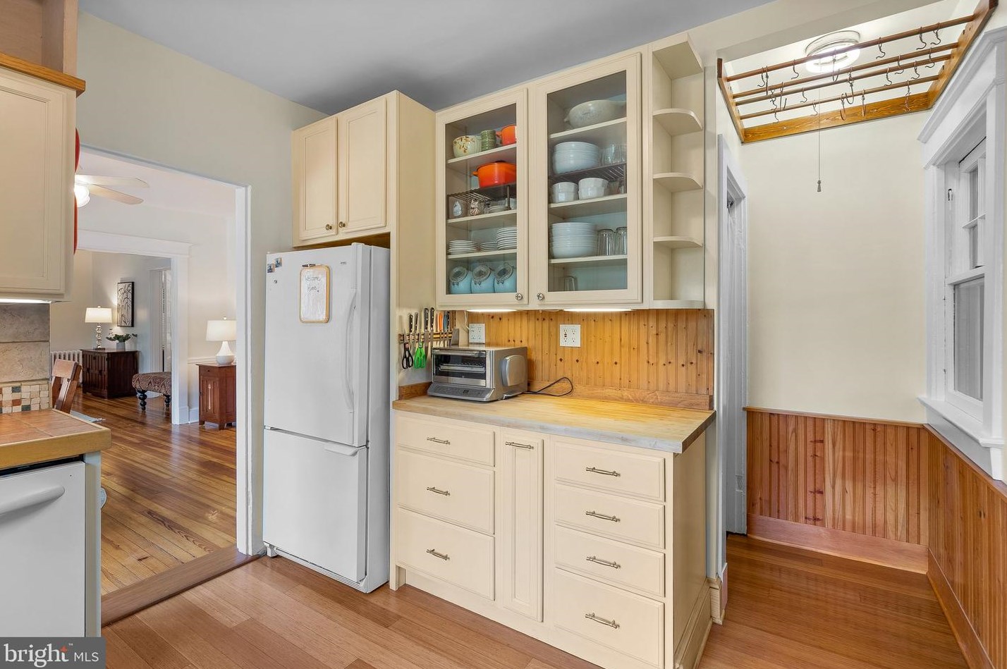 720 Easley St, Silver Spring MD 20910-4587 exterior