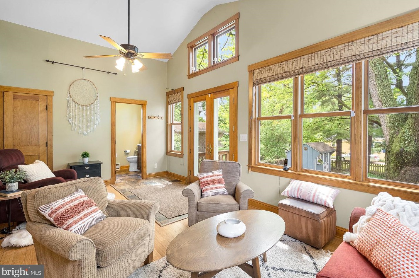 720 Easley St, Silver Spring MD 20910-4587 exterior