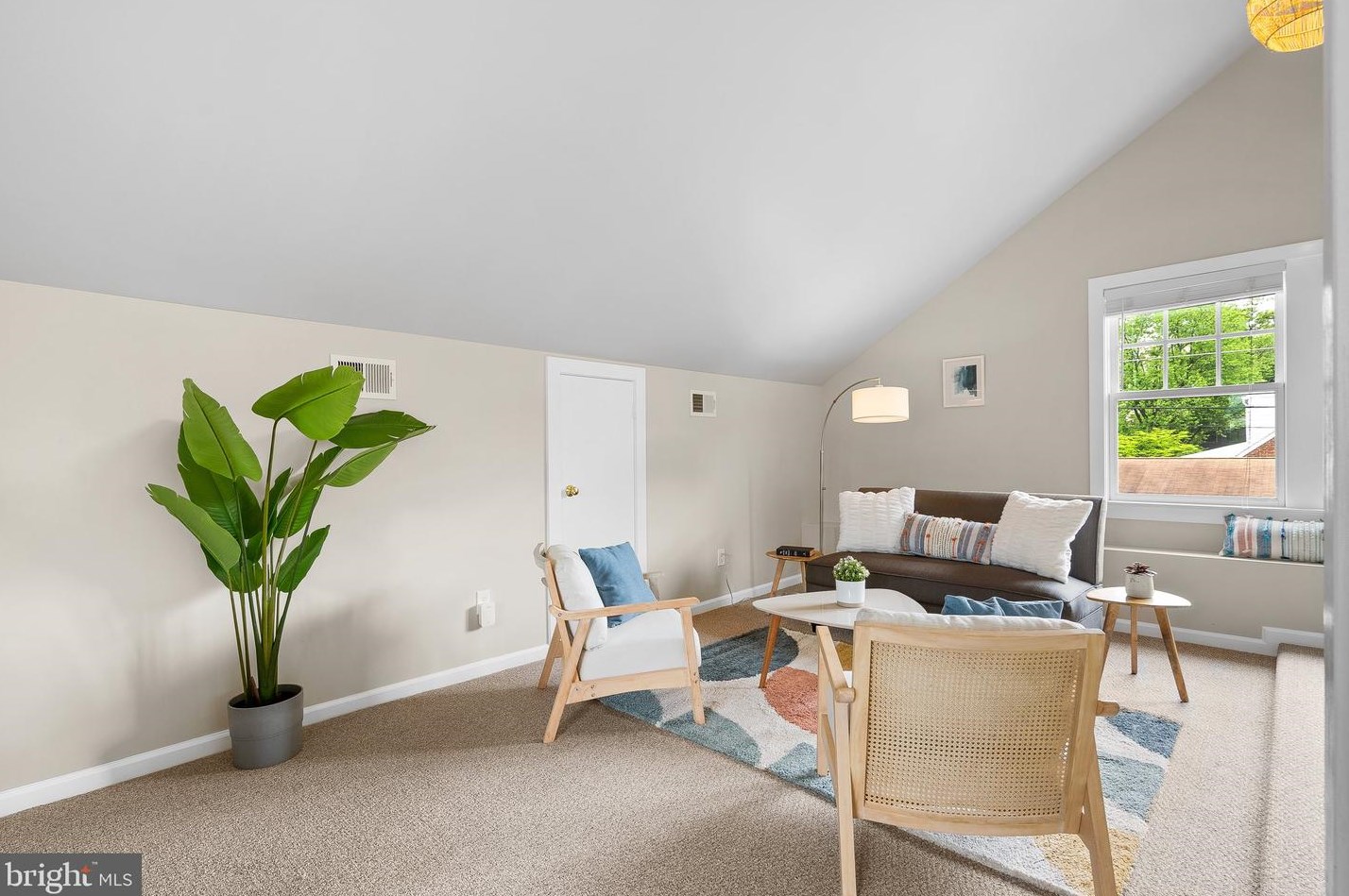 720 Easley St, Silver Spring MD 20910-4587 exterior