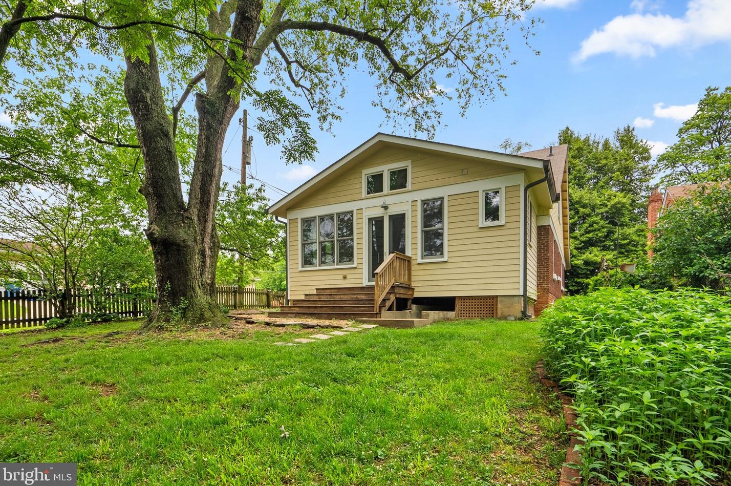 720 Easley St, Silver Spring MD 20910-4587 exterior