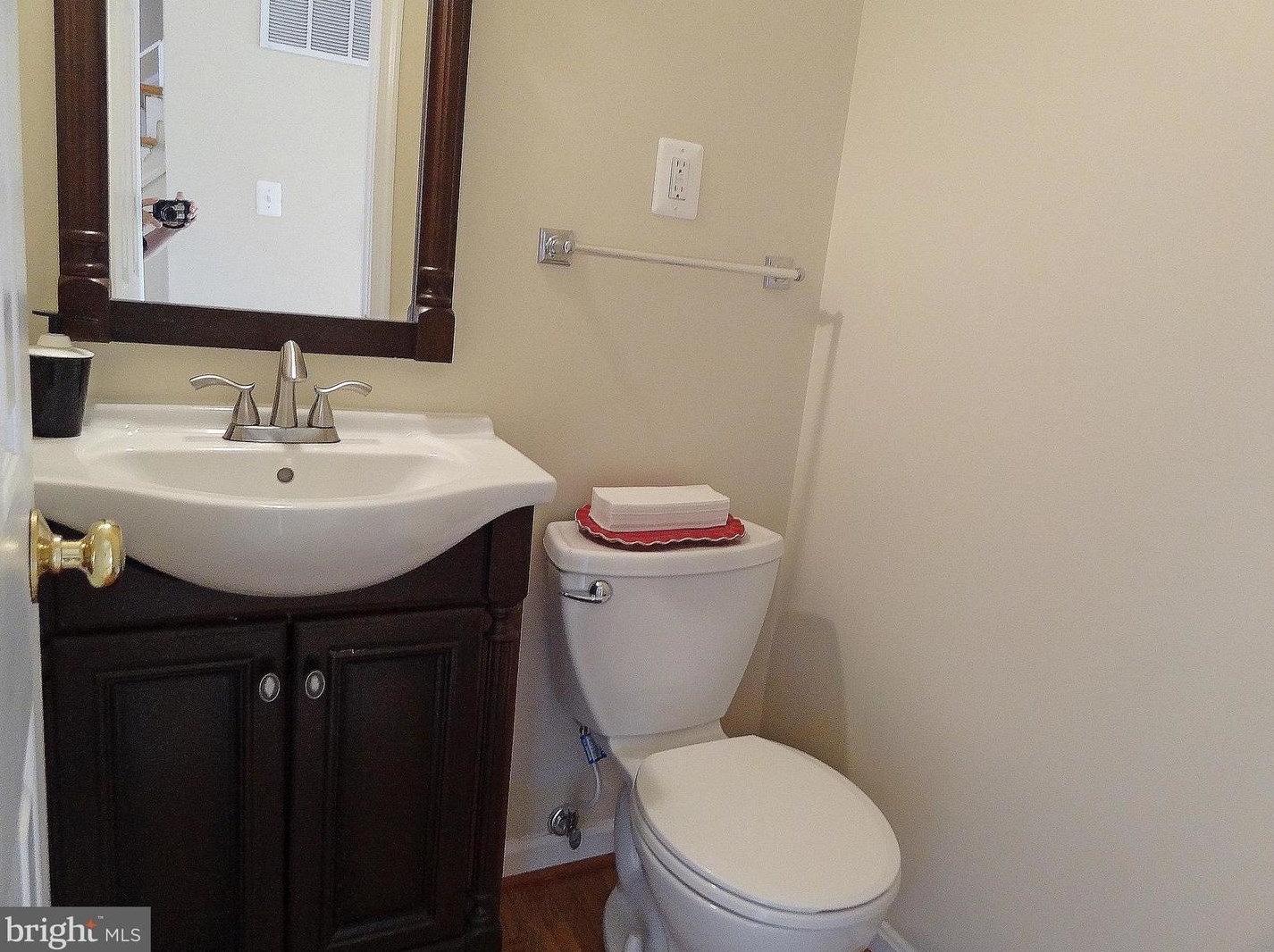 8702 Victory Ln, Rockville MD  20854-3642 exterior