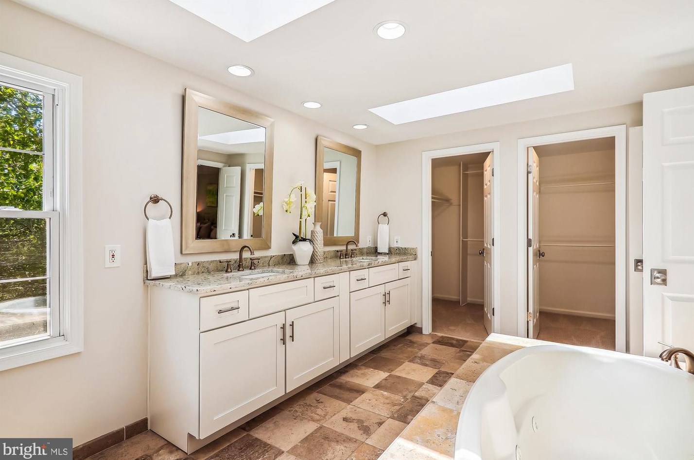 12632 Falconbridge Dr, Gaithersburg MD 20878-3430 exterior