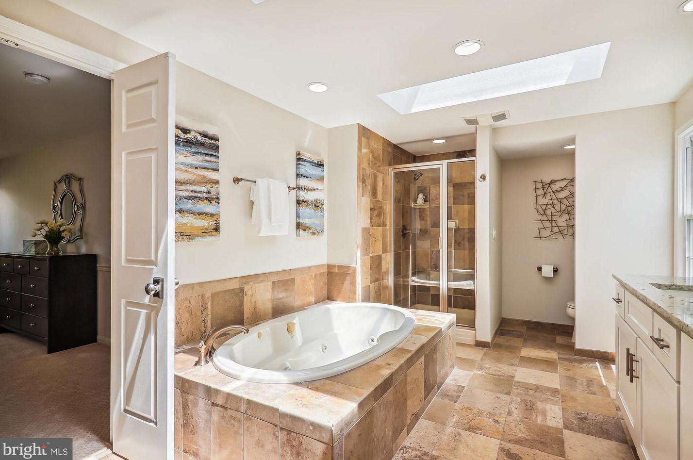 12632 Falconbridge Dr, Gaithersburg MD 20878-3430 exterior