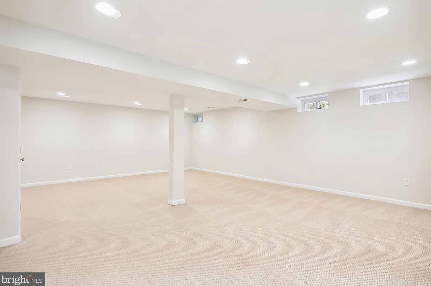 12632 Falconbridge Dr, Gaithersburg MD 20878-3430 exterior