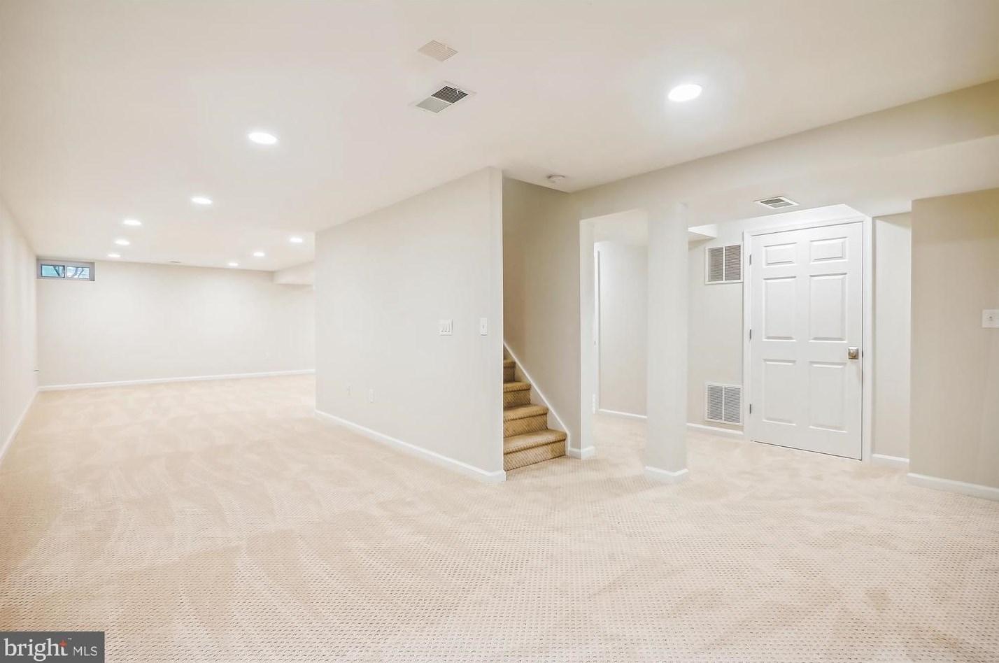 12632 Falconbridge Dr, Gaithersburg MD 20878-3430 exterior