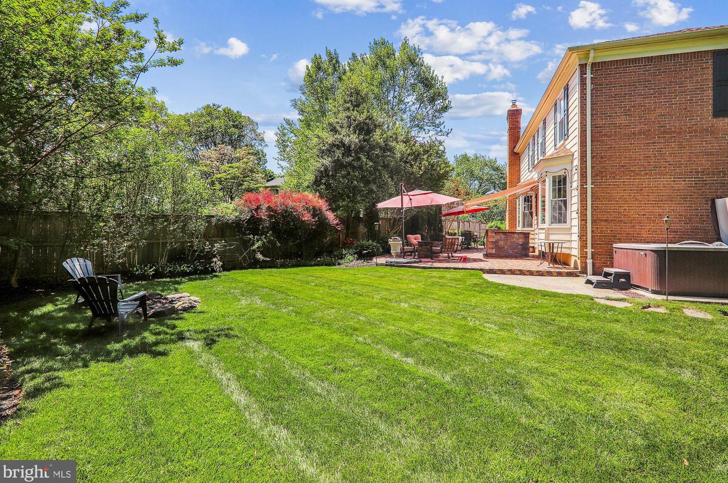 12632 Falconbridge Dr, Gaithersburg MD 20878-3430 exterior