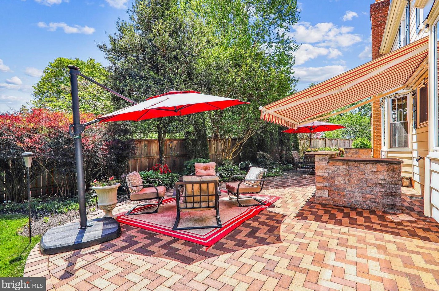 12632 Falconbridge Dr, Gaithersburg MD 20878-3430 exterior