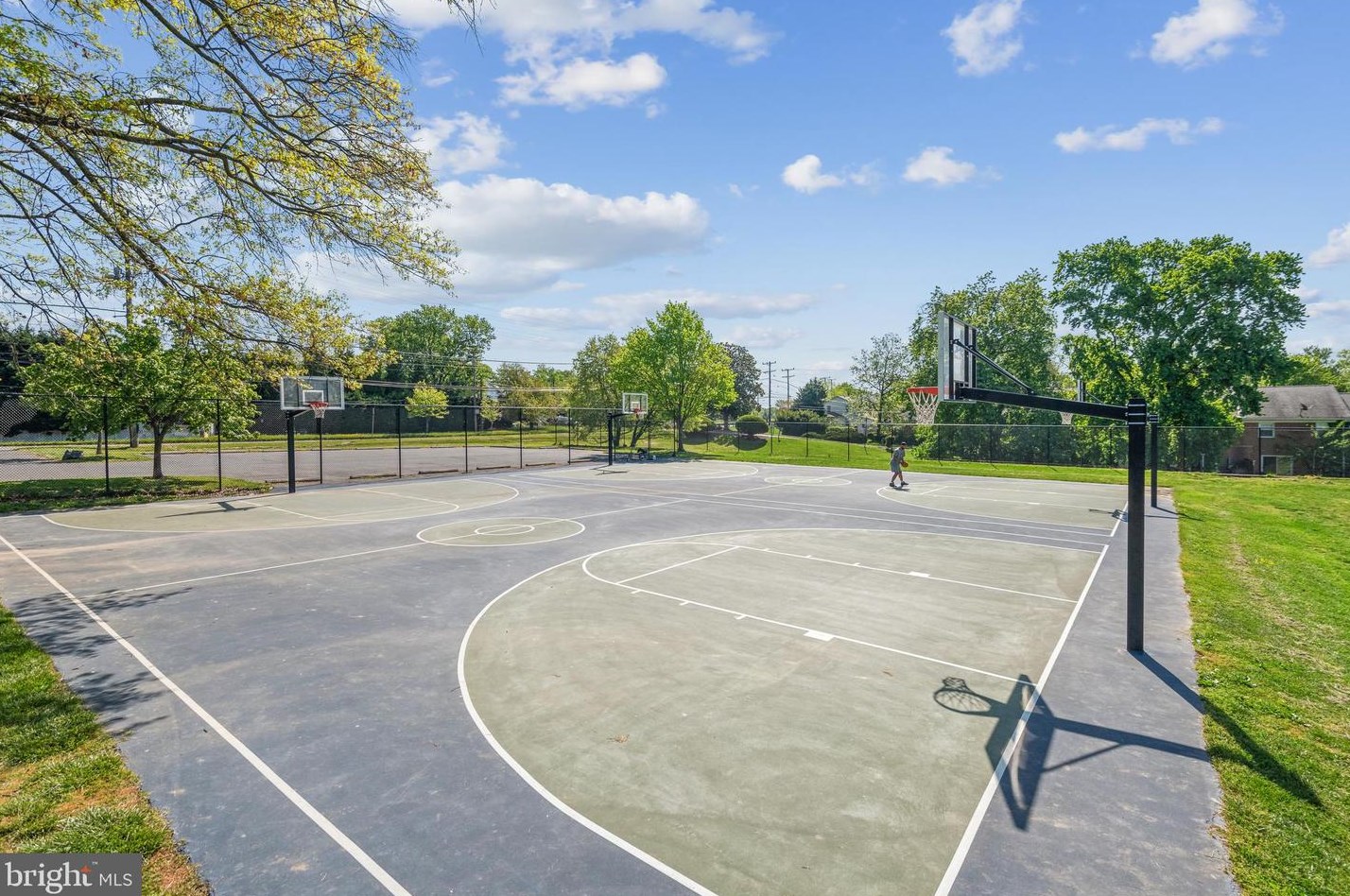 1513 Windham Ln, Silver Spring MD  20902-3769 exterior