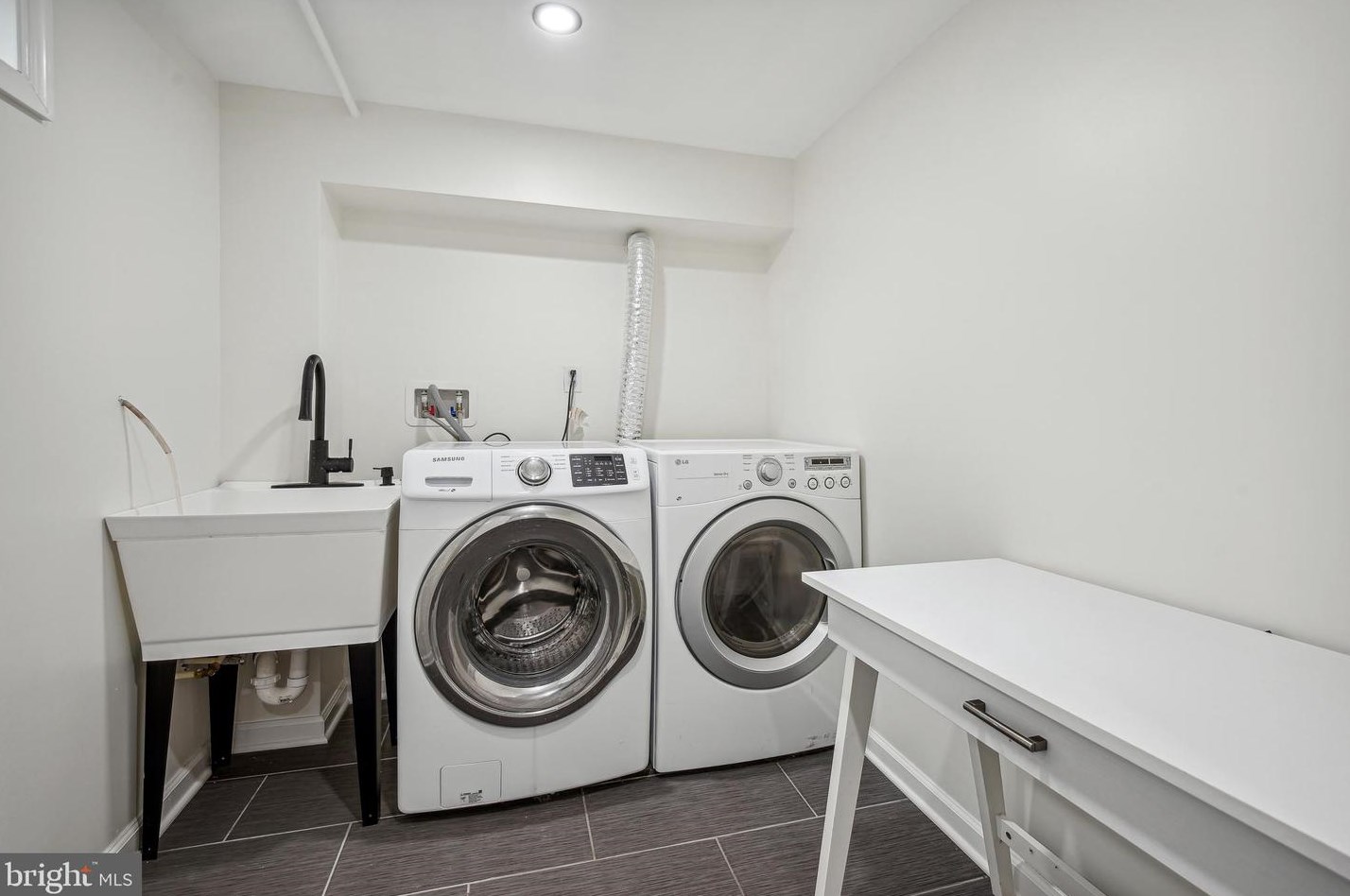 1513 Windham Ln, Silver Spring MD  20902-3769 exterior