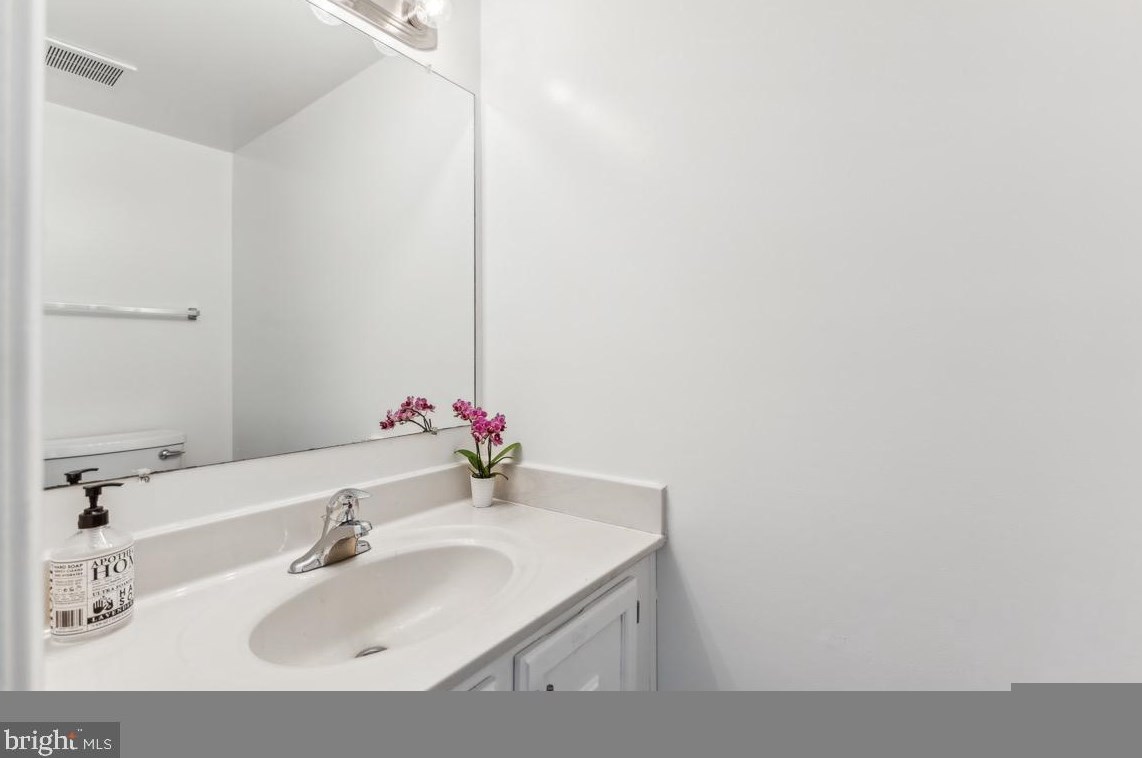 1903 Brightleaf Ct, Silver Spring MD 20902-5805 exterior