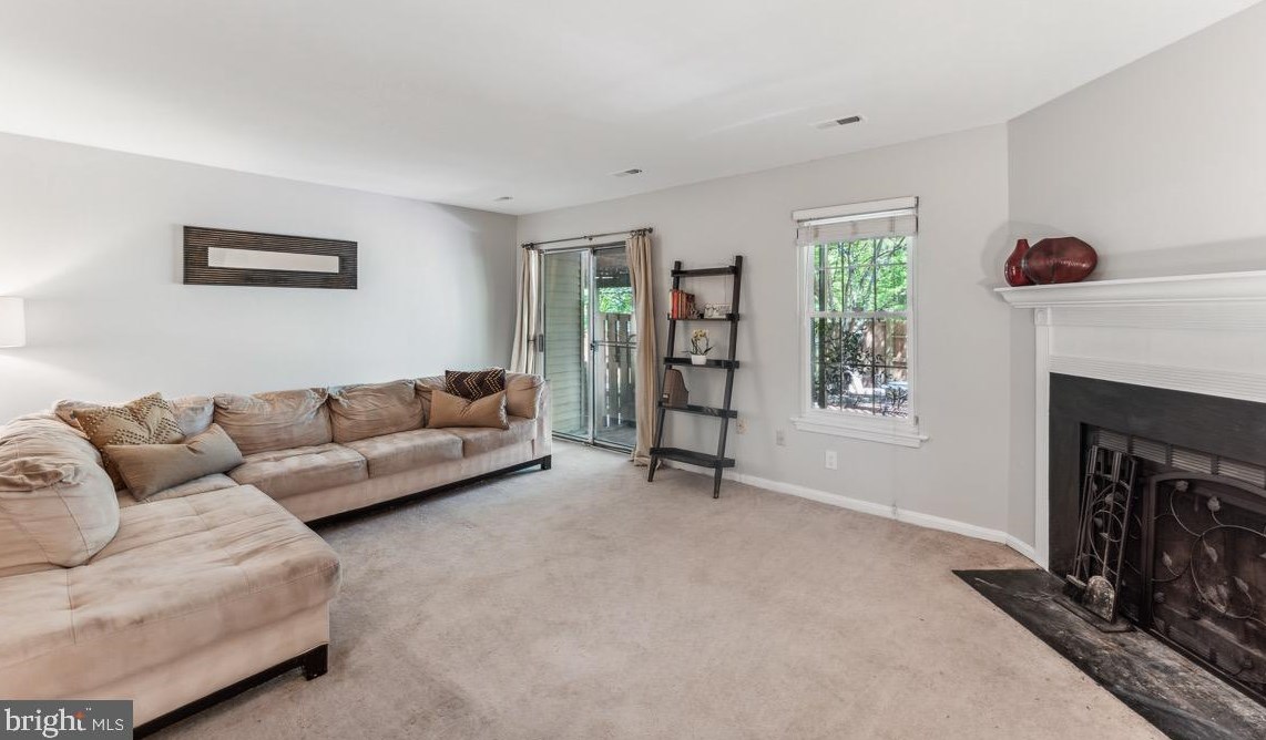 1903 Brightleaf Ct, Silver Spring MD 20902-5805 exterior