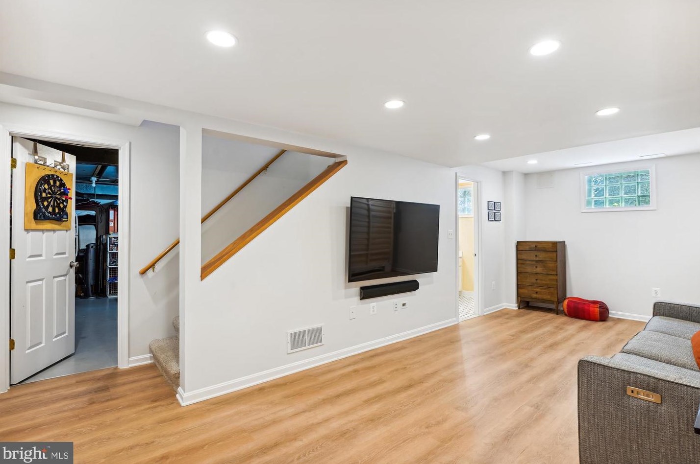 9203 Summit Rd, Silver Spring MD 20910-4132 exterior