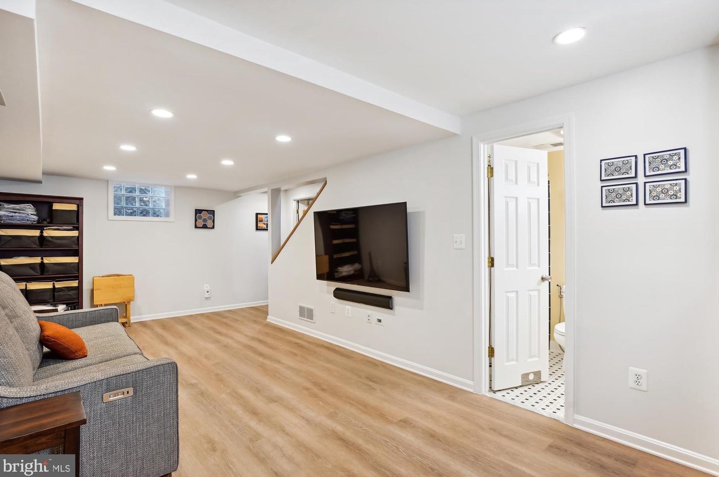 9203 Summit Rd, Silver Spring MD 20910-4132 exterior