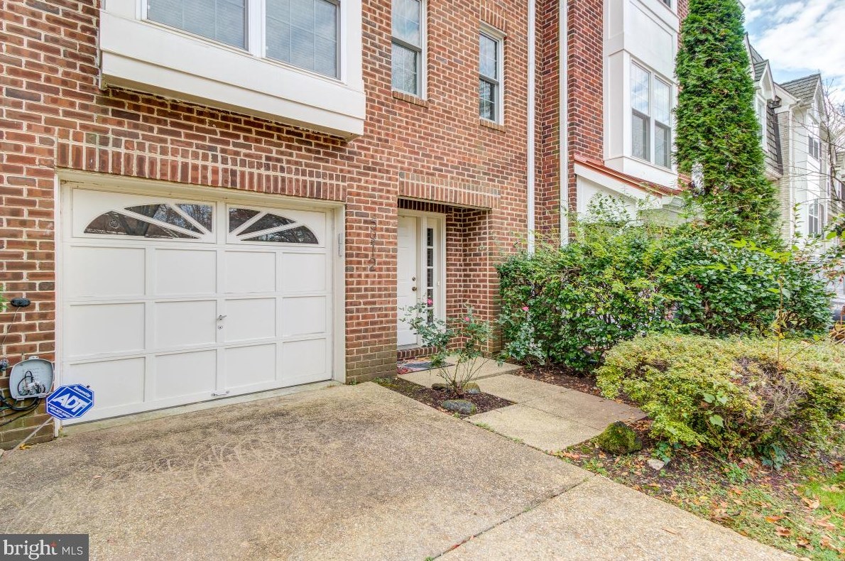 5912 Edson Ln, Rockville MD  20852-2932 exterior