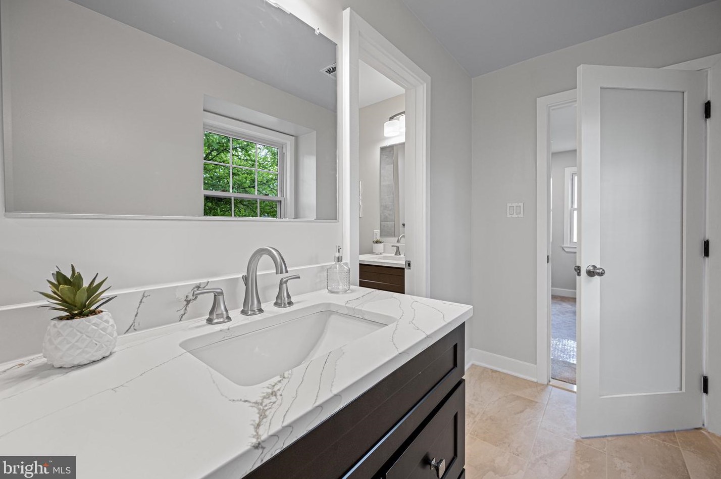 1517 Arbor View Rd, Silver Spring MD  20902-1406 exterior