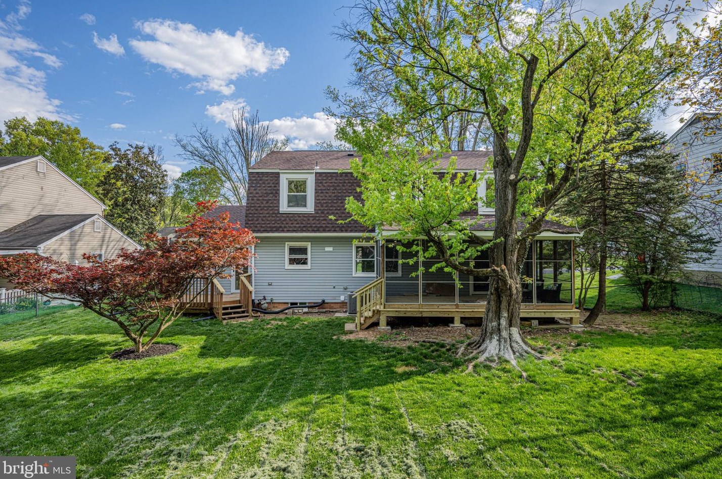 1517 Arbor View Rd, Silver Spring MD  20902-1406 exterior