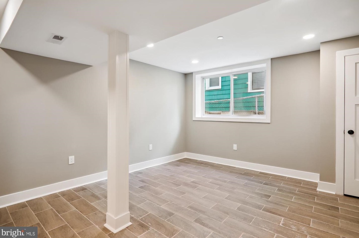 6609 Cockerille Ave, Silver Spring MD  20912-4732 exterior