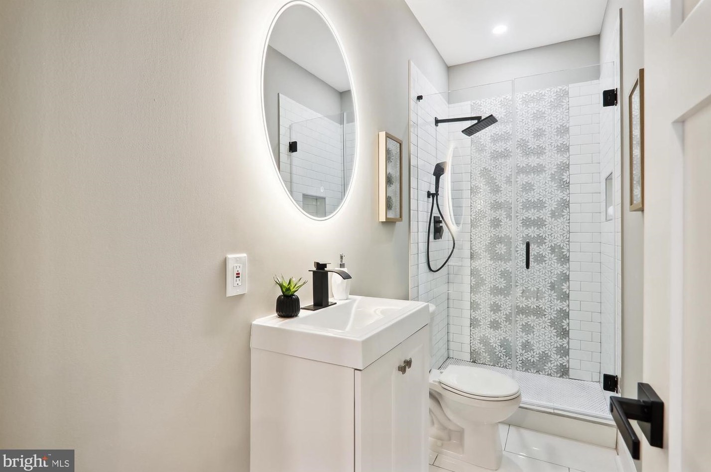 6609 Cockerille Ave, Silver Spring MD  20912-4732 exterior