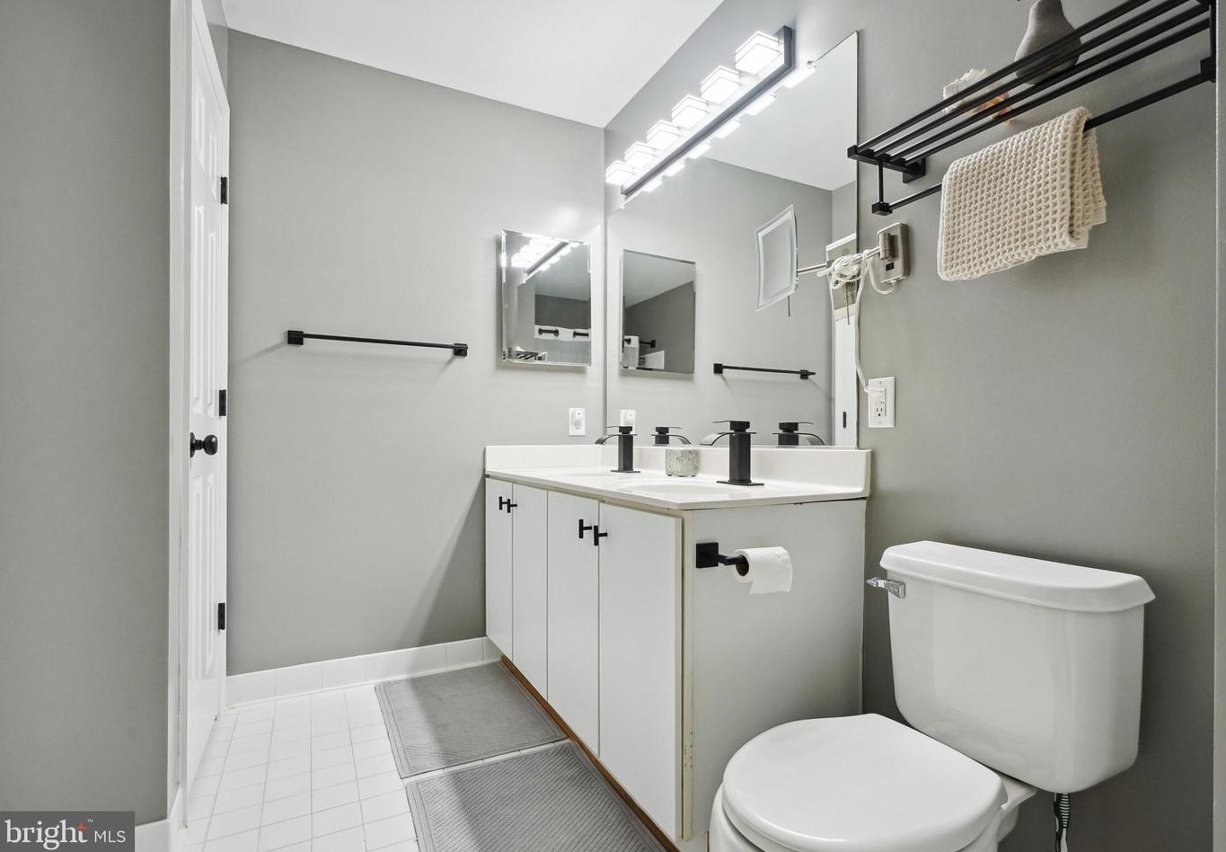 28 Golden Ash Way, Gaithersburg MD  20878-6423 exterior