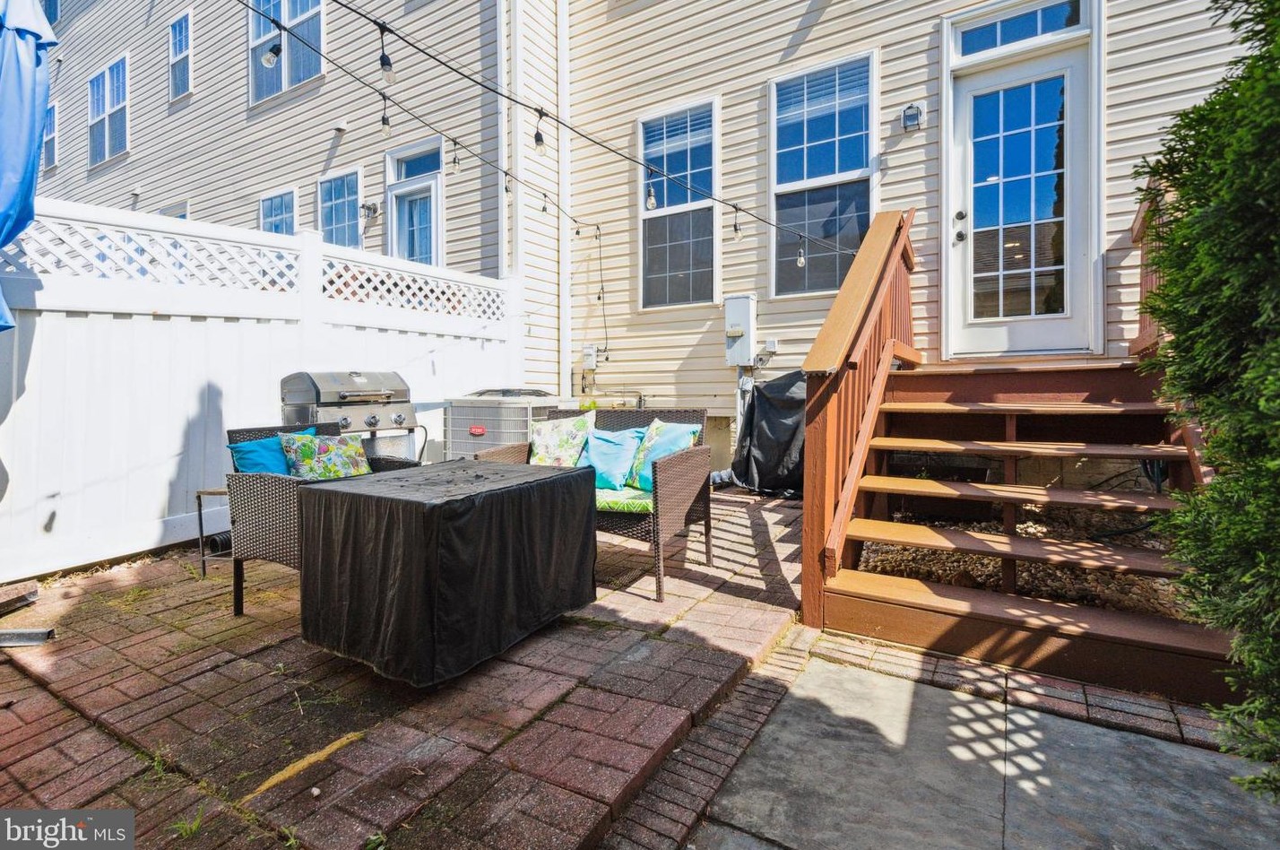28 Golden Ash Way, Gaithersburg MD  20878-6423 exterior