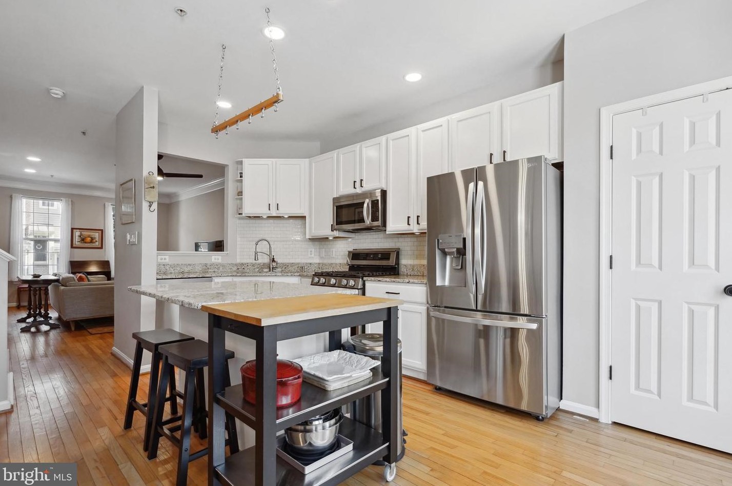28 Golden Ash Way, Gaithersburg MD  20878-6423 exterior