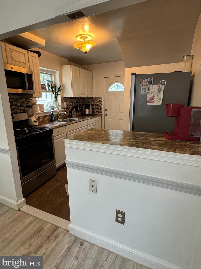 8502 Haskins Pl, Silver Spring MD 20912-7321 exterior