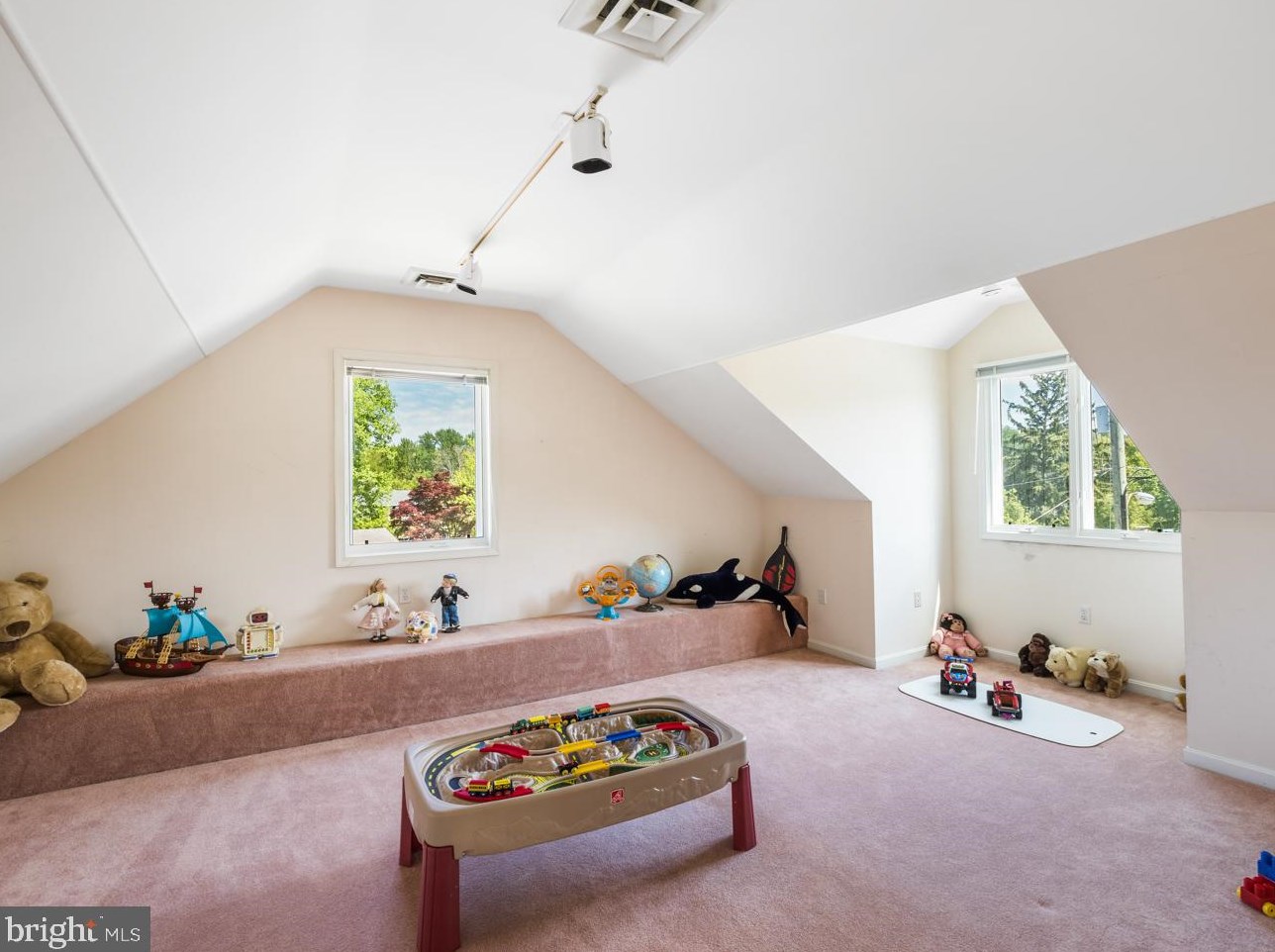 1520 Vivian Pl, Silver Spring MD 20902-3537 exterior