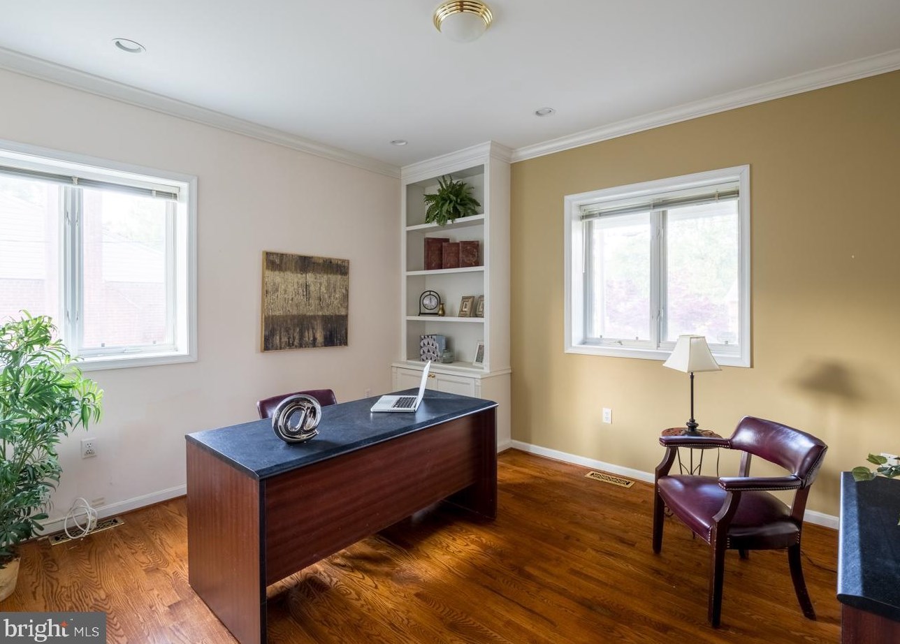 1520 Vivian Pl, Silver Spring MD 20902-3537 exterior