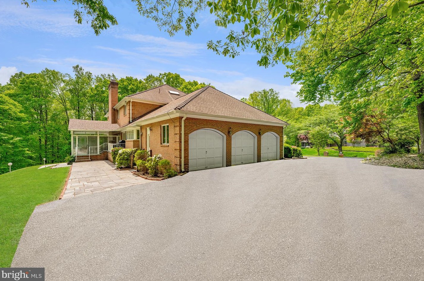 7309 Brookstone Ct, Rockville MD 20854-4838 exterior