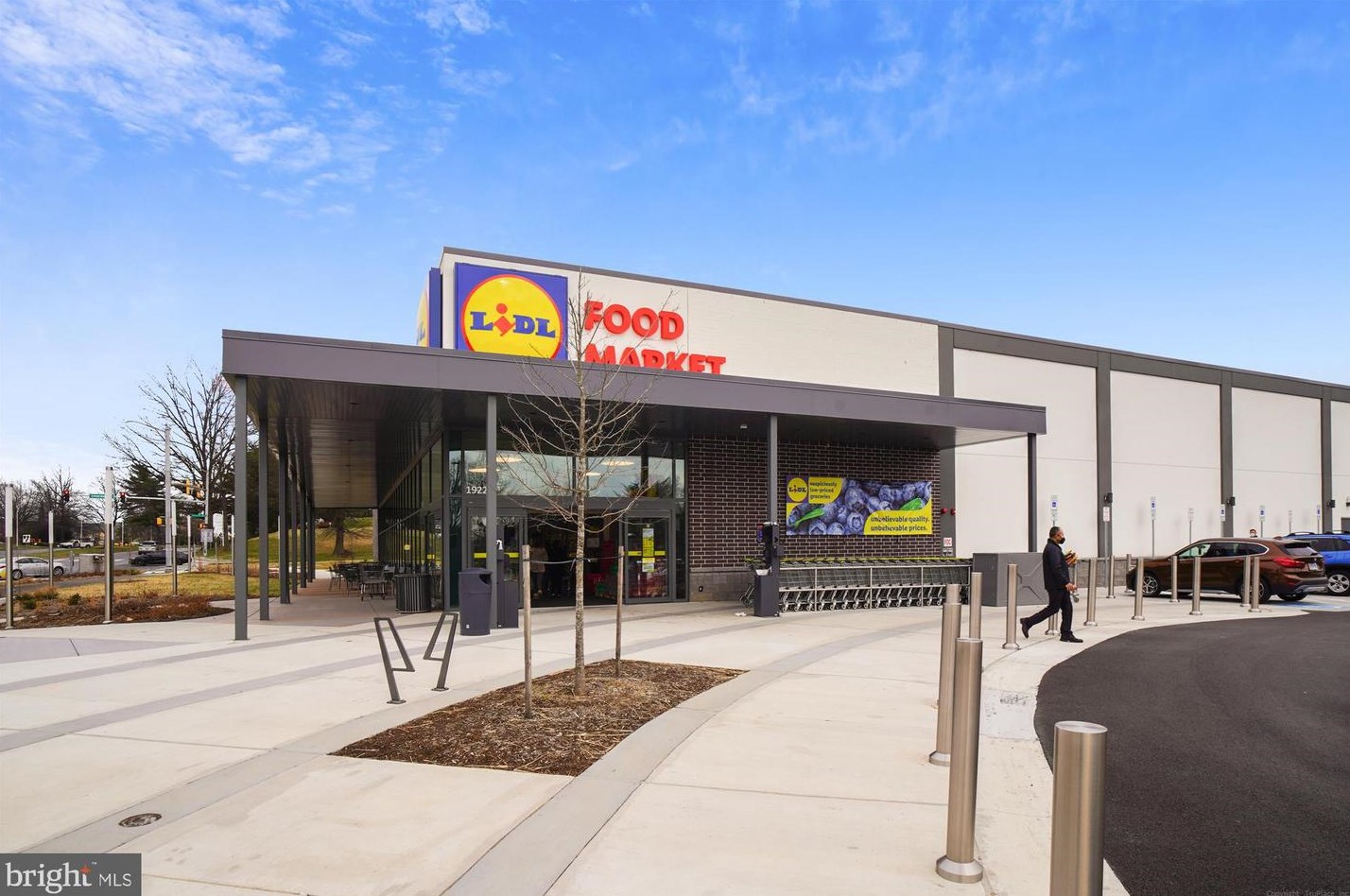 18714 Walkers Choice Rd, Gaithersburg MD  20886-0622 exterior