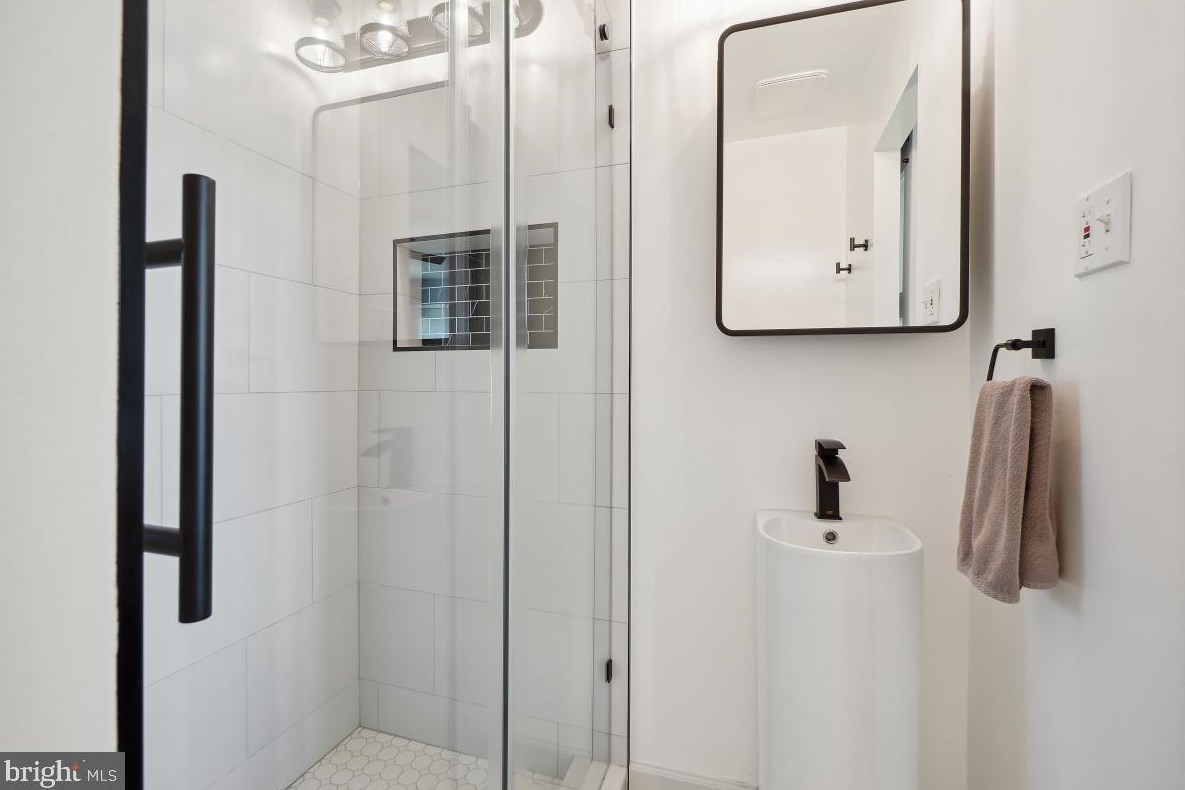 19 Orch Dr, Gaithersburg MD 20878-2221 exterior