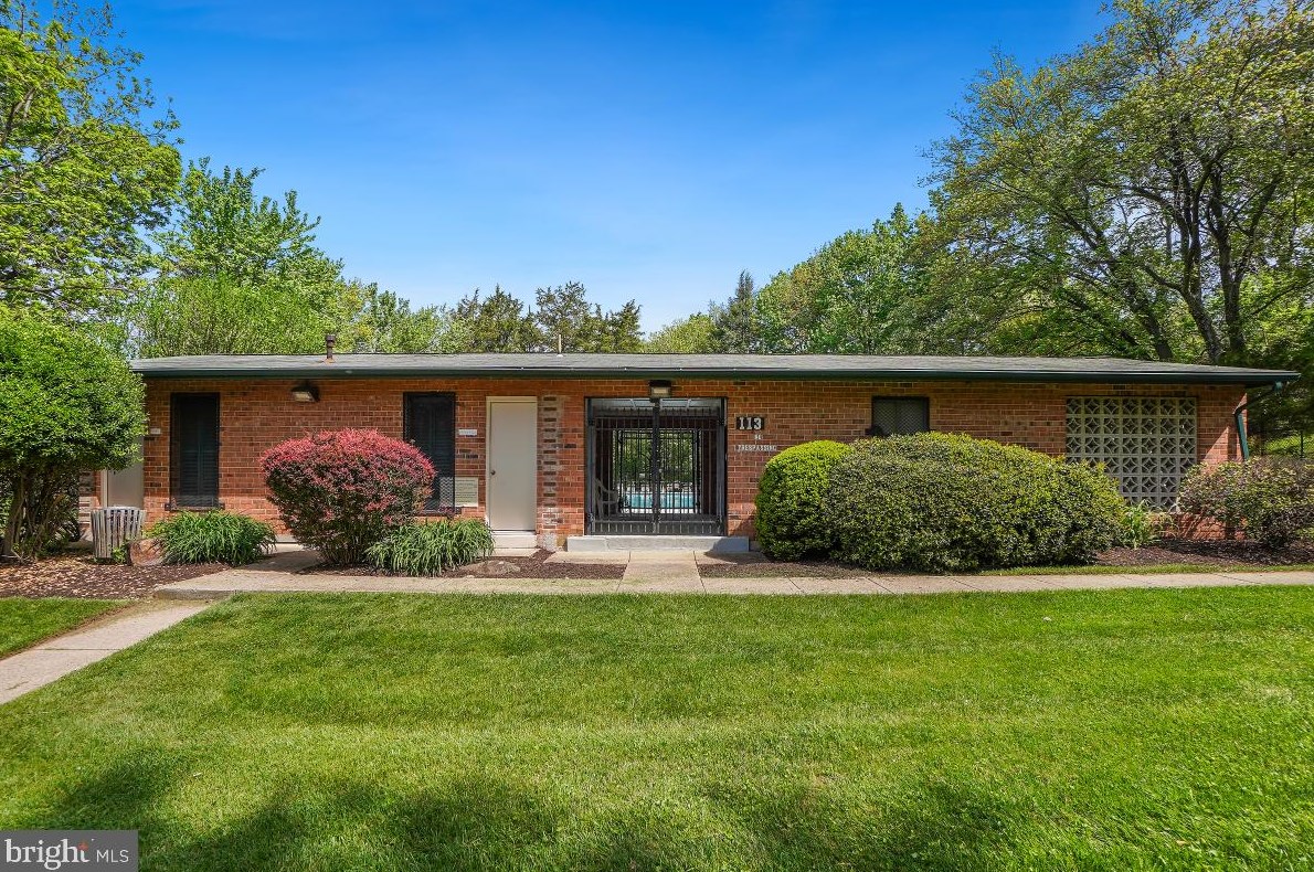 19 Orch Dr, Gaithersburg MD 20878-2221 exterior