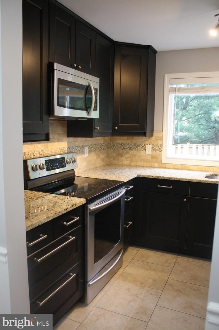 20 Capricorn Ct, Rockville MD 20855-2567 exterior