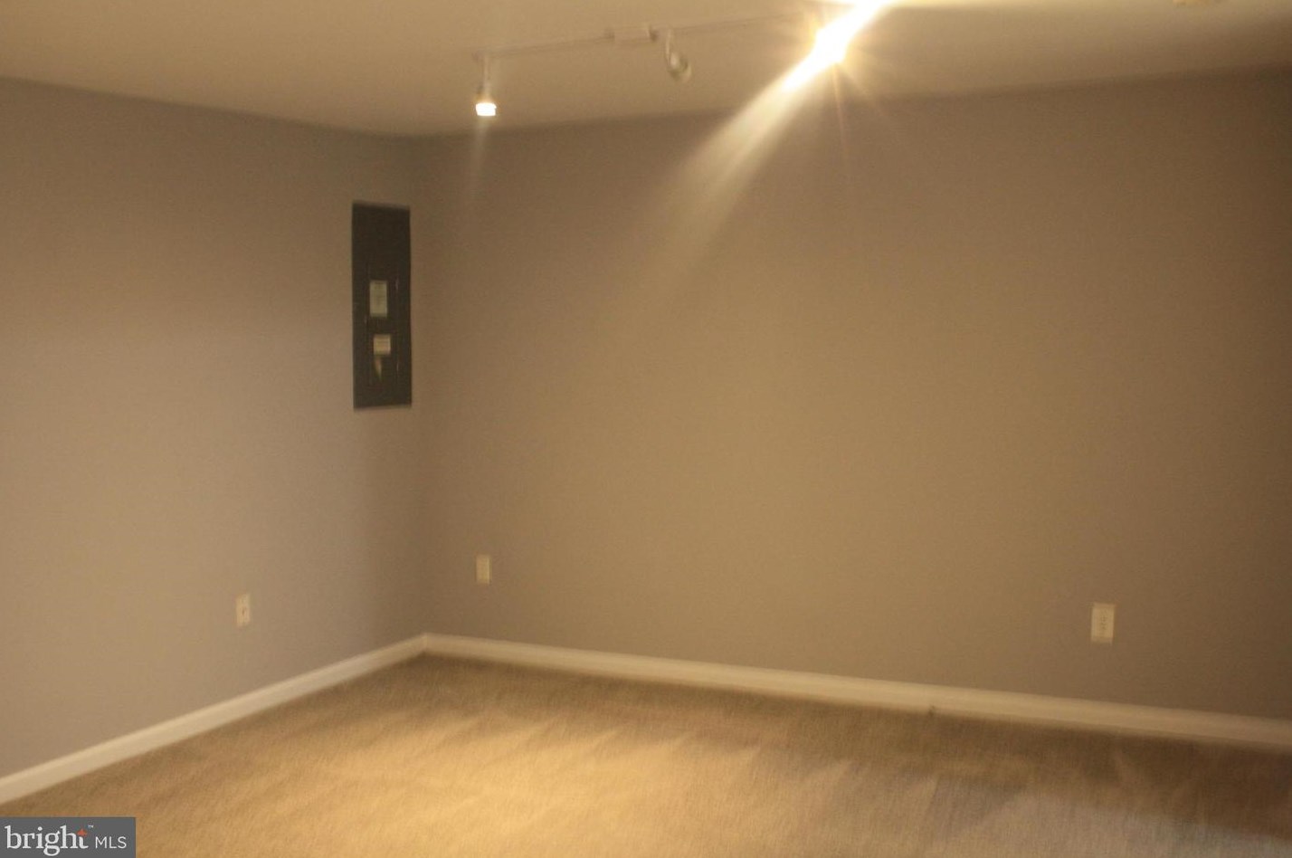 20 Capricorn Ct, Rockville MD 20855-2567 exterior