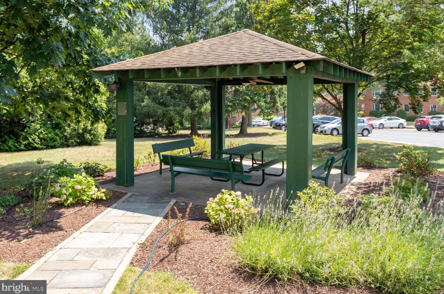 2208 Washington Ave, Silver Spring MD  20910-2617 exterior