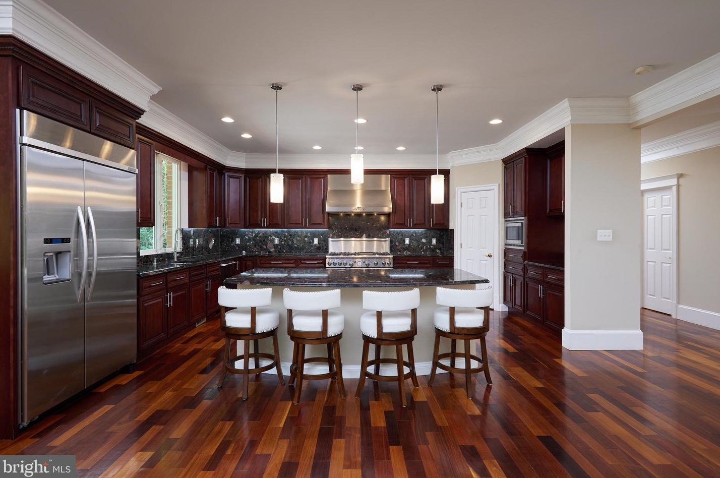 8505 Carlynn Dr, Bethesda MD 20817-4310 exterior