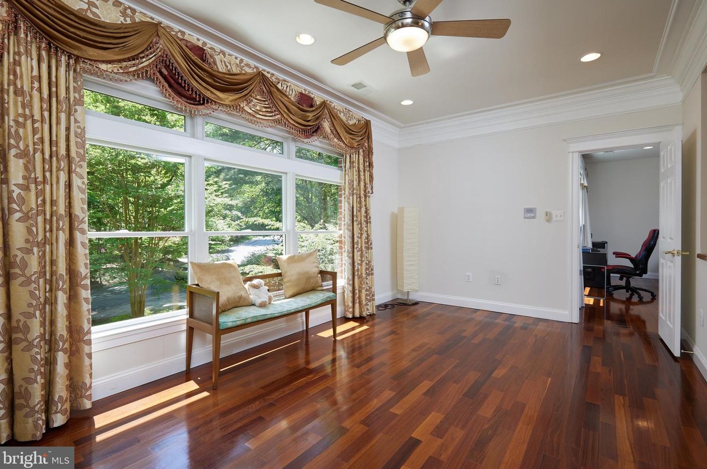 8505 Carlynn Dr, Bethesda MD 20817-4310 exterior