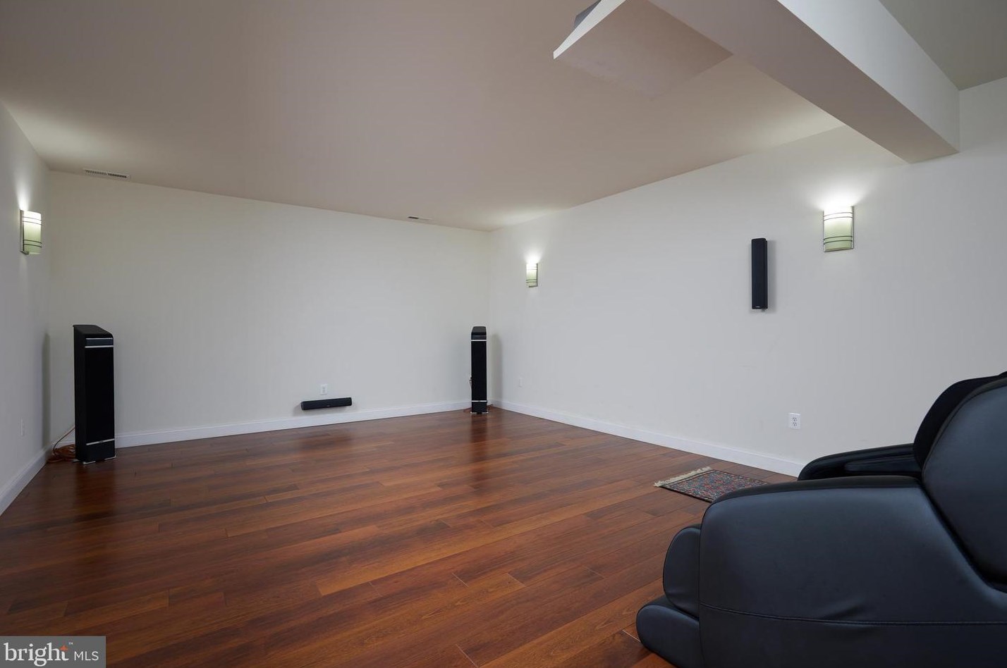 8505 Carlynn Dr, Bethesda MD 20817-4310 exterior