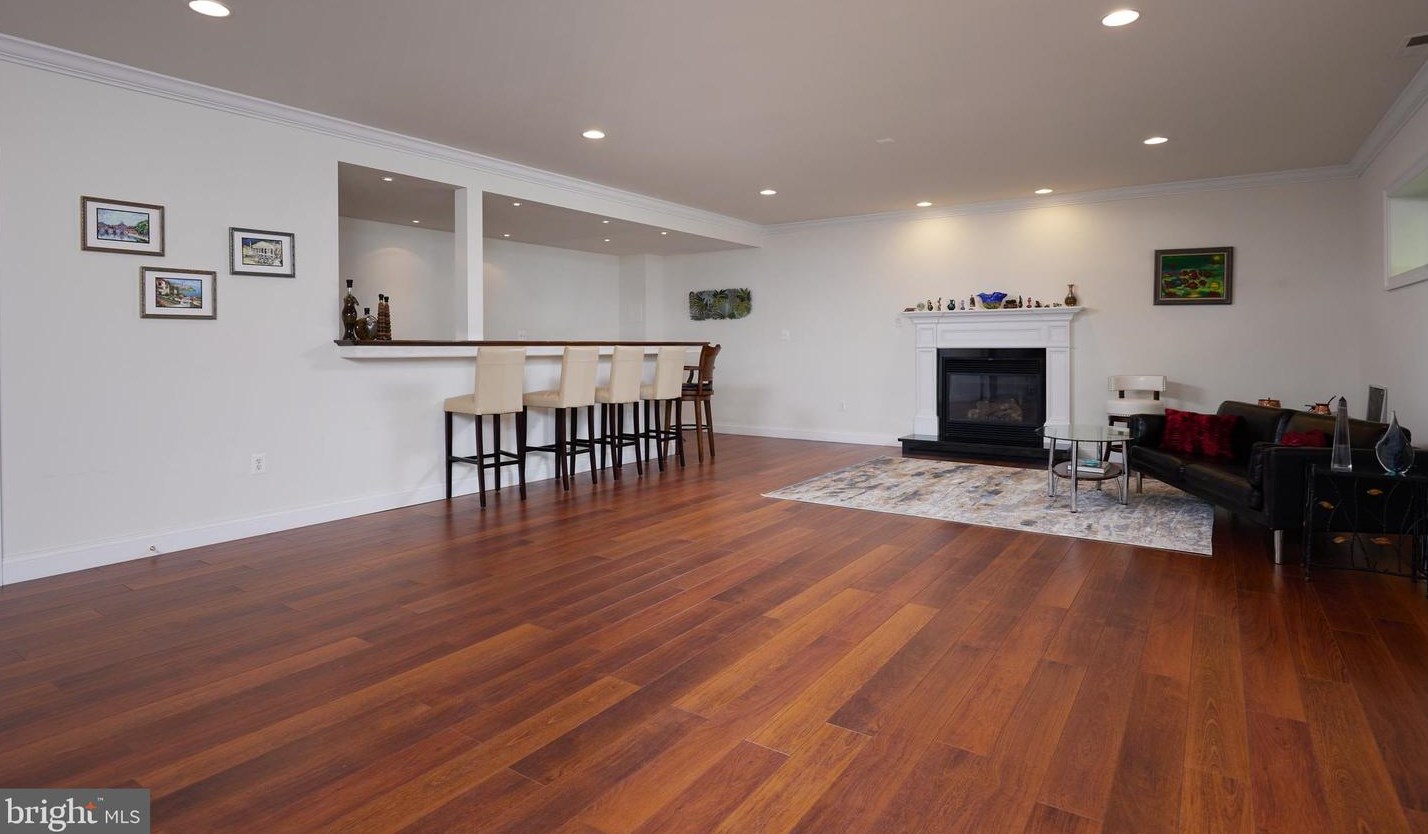 8505 Carlynn Dr, Bethesda MD 20817-4310 exterior