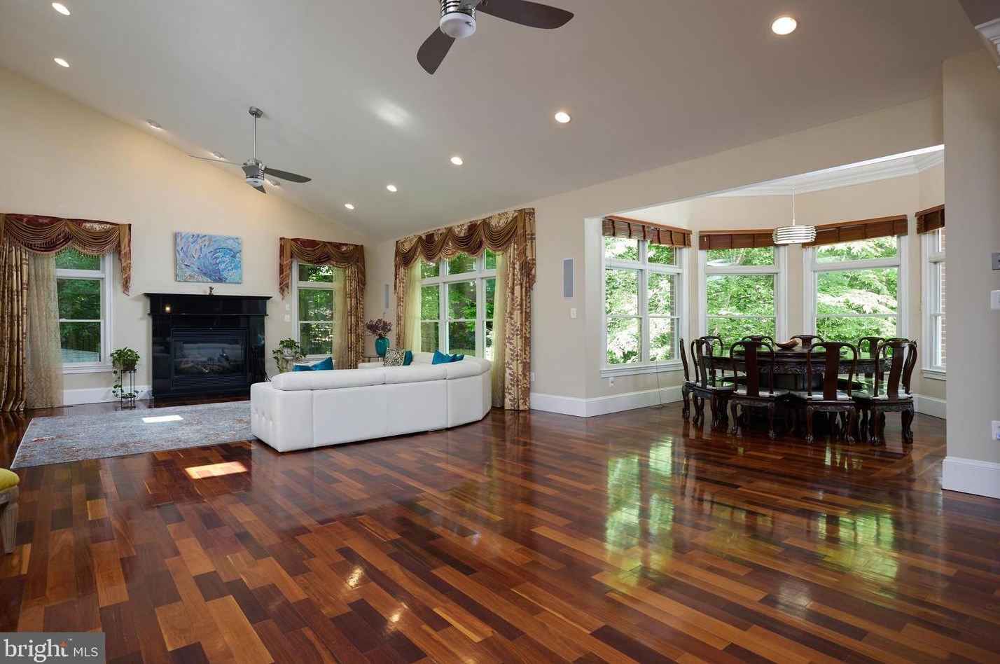 8505 Carlynn Dr, Bethesda MD 20817-4310 exterior